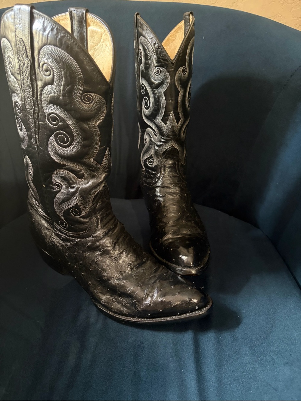 Boots Black Embossed Leather Cowboy Boots with Silver Stitching - Picture 2 of 3